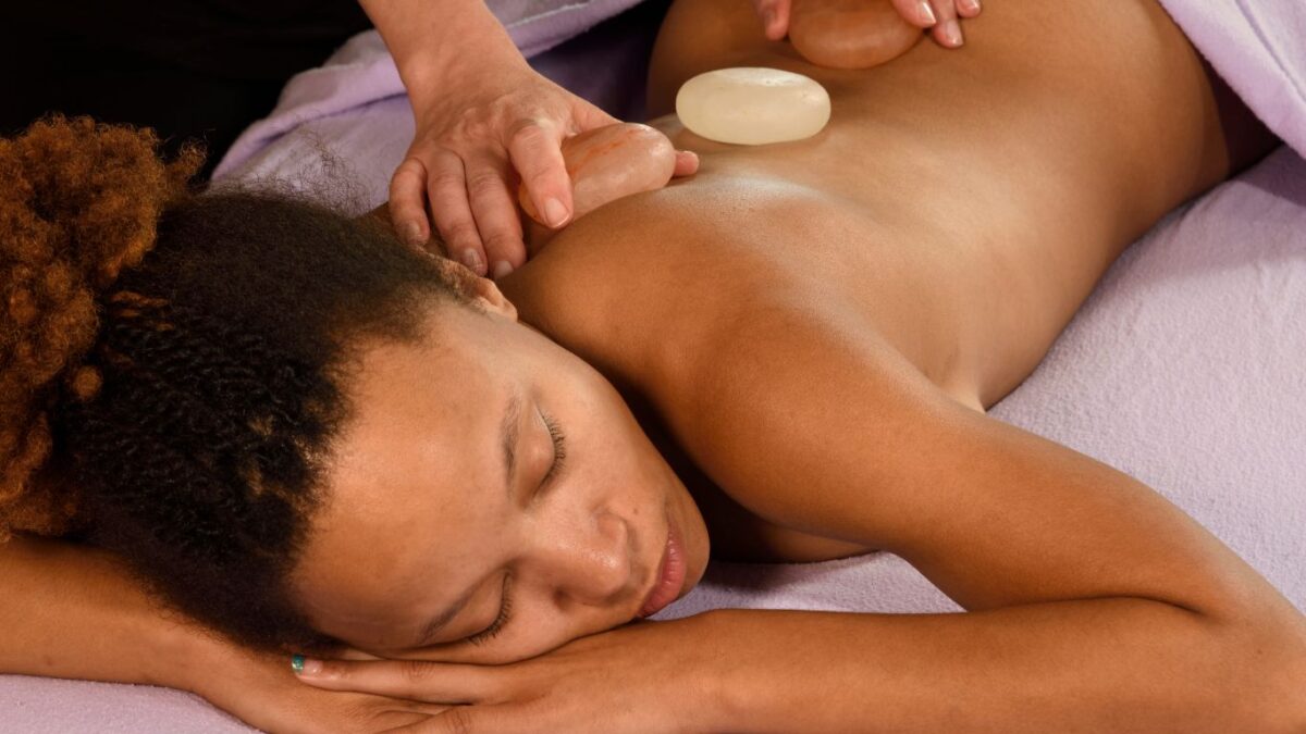 Harmonising Salt Stone Massage